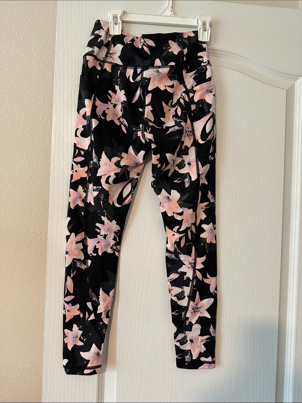 Victoria's Secret Black Leggings with Pink Floral Print size small